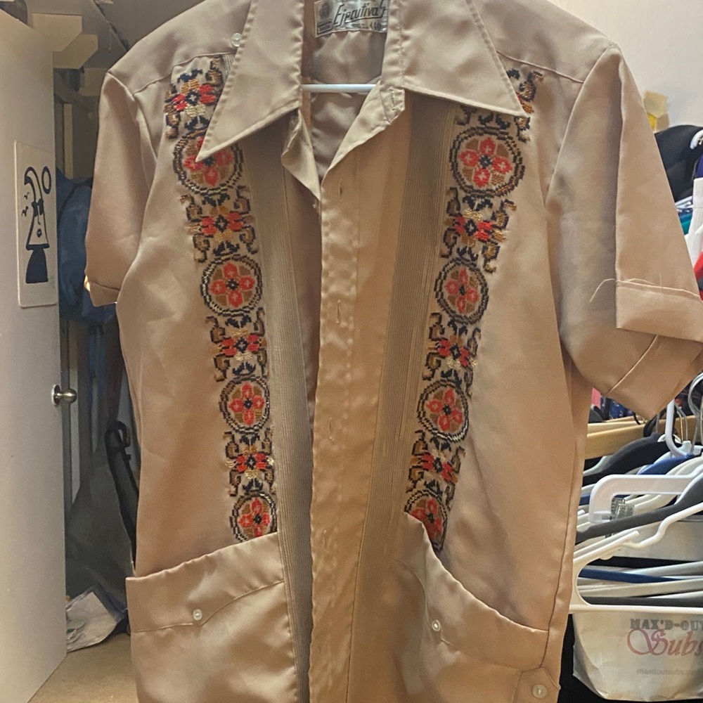 Embroidered Short Sleeve Shirt